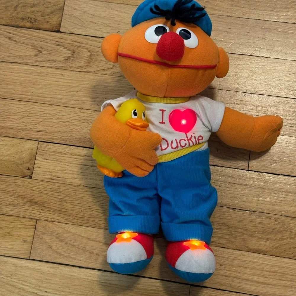Sesame Street Ernie I Heart Duckie Plush Toy Lights Sounds Learning Fun‎ Vintage